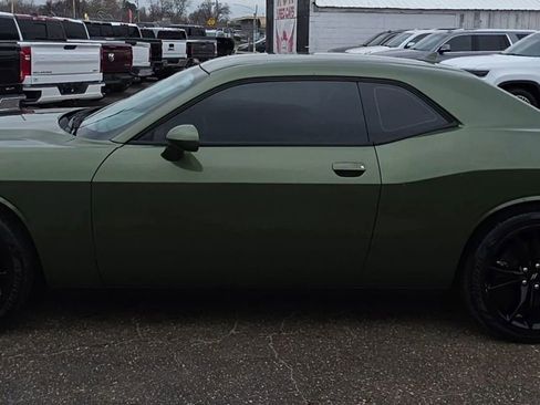 Used 2018 Dodge Challenger SXT Plus image 6