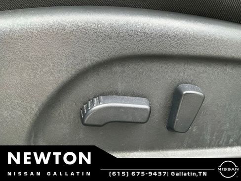 Used 2020 Nissan Pathfinder SV FWD image 8
