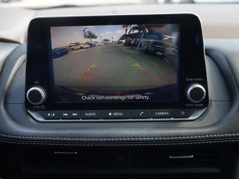 Used 2023 Nissan Rogue S image 24