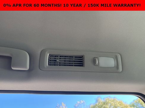 New 2025 Nissan Pathfinder SL w/ Black Appearance Package image 28