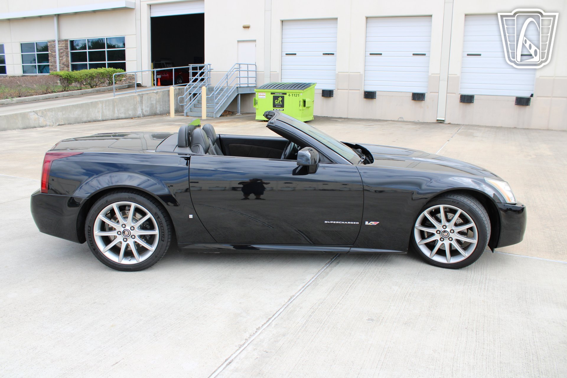 Used 2006 Cadillac XLR V RWD image 4