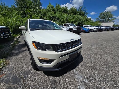 Used 2018 Jeep Compass Latitude w/ Popular Equipment Group AWD/4WD image 11