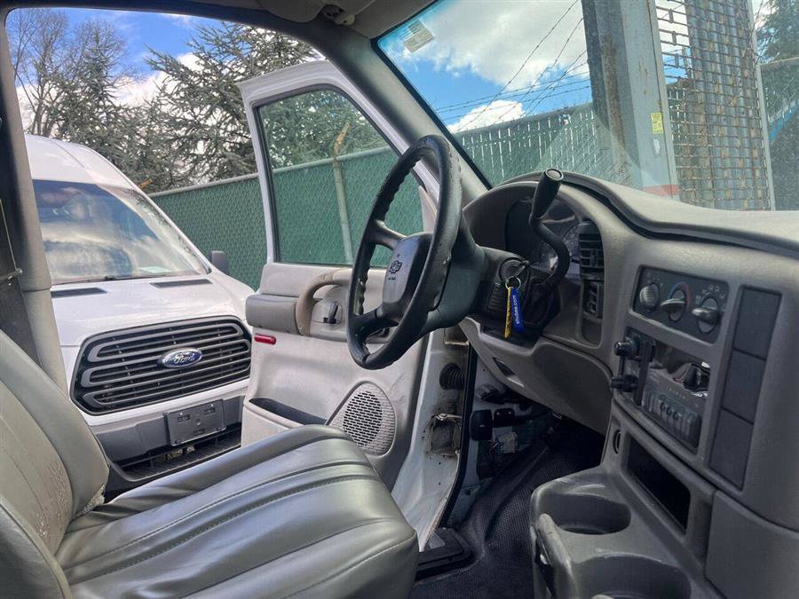 Used 2004 Chevrolet Astro RWD image 10