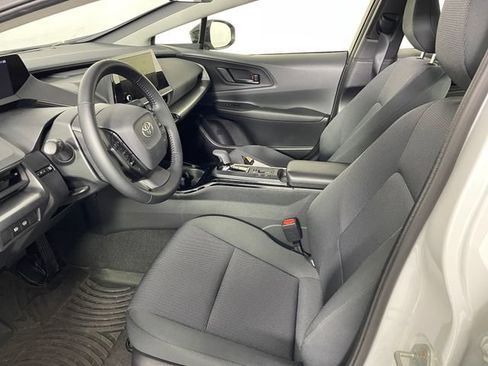Used 2024 Toyota Prius LE AWD/4WD image 2