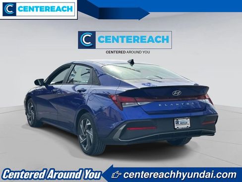 Used 2025 Hyundai Elantra Sport image 4