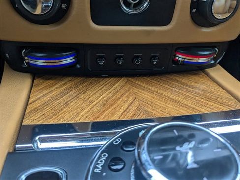 Used 2014 Rolls-Royce Wraith image 19