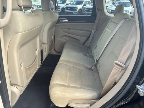 Used 2017 Jeep Grand Cherokee Laredo w/ Quick Order Package 23E AWD/4WD image 19