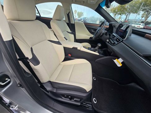New 2025 Lexus ES 350 w/ Premium Package image 11