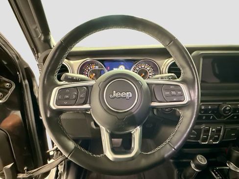 Used 2021 Jeep Gladiator Overland w/ Cold Weather Group image 9