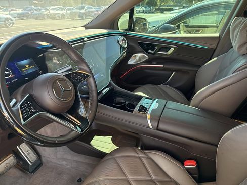 Used 2024 Mercedes-Benz Maybach EQS 680 4MATIC image 6