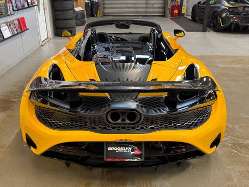 Used 2024 McLaren 750S Spider RWD image 8