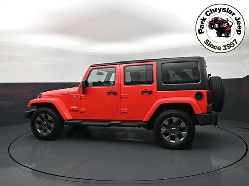 Used 2013 Jeep Wrangler Unlimited Sahara w/ Dual Top Group AWD/4WD image 3