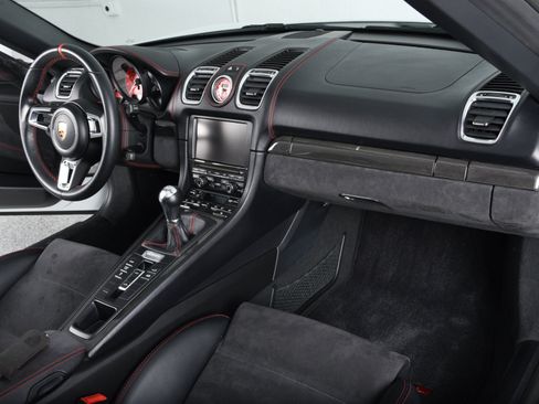 Used 2016 Porsche Boxster Spyder RWD image 17