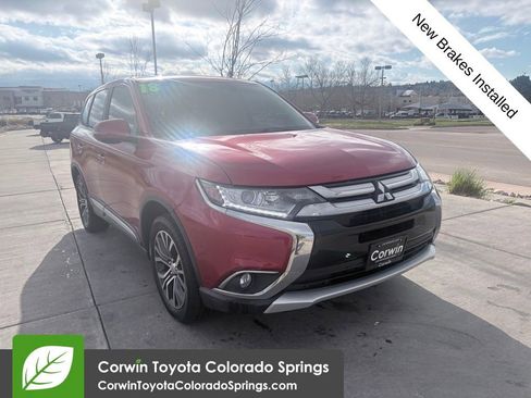 Used 2018 Mitsubishi Outlander SE AWD/4WD image 1