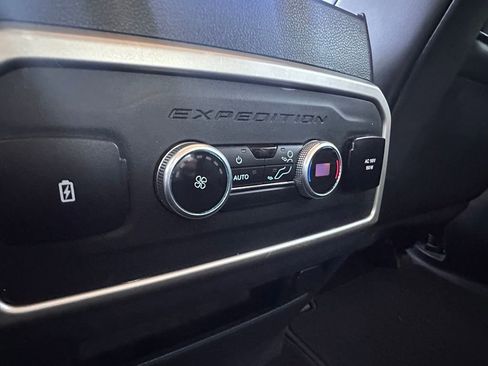 Used 2022 Ford Expedition XLT RWD image 17