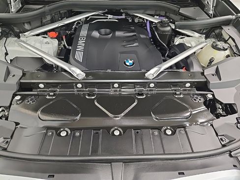 Used 2025 BMW X5 xDrive40i image 11