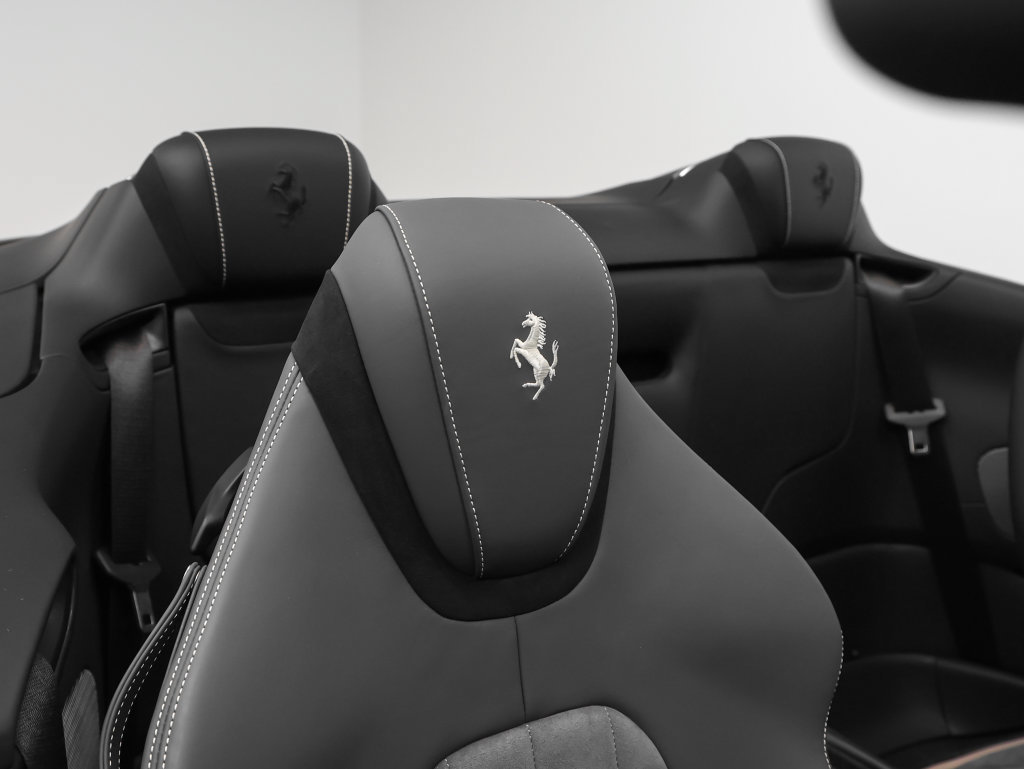 Used 2024 Ferrari Roma Spider RWD image 27