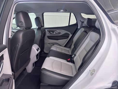 Used 2022 GMC Terrain SLT w/ Infotainment Package II FWD image 12