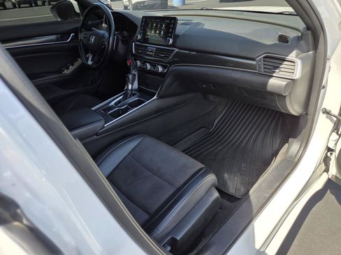 Used 2018 Honda Accord Sport image 21