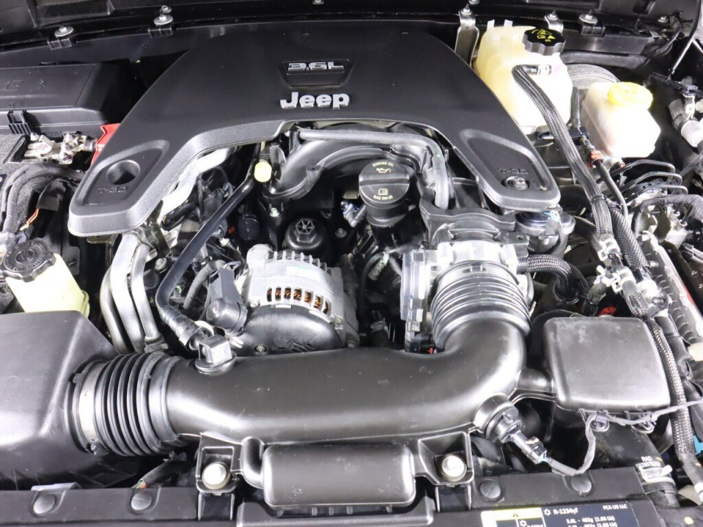 Used 2018 Jeep Wrangler Unlimited Sport S AWD/4WD image 39