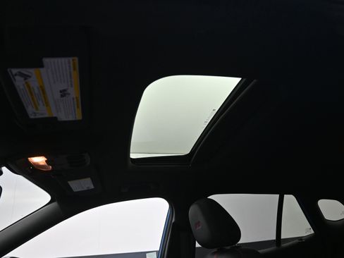 Certified 2024 Chevrolet Trax RS w/ Sunroof Package image 20