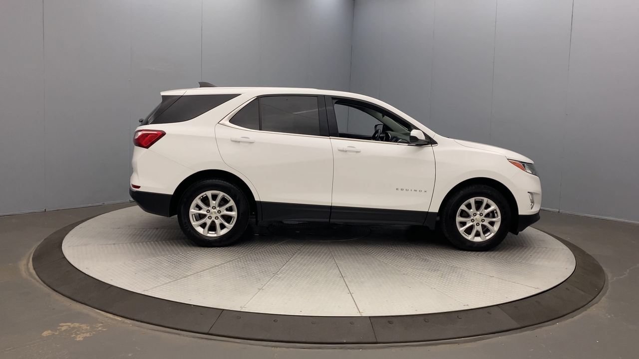 Used 2020 Chevrolet Equinox LT w/ Driver Convenience Package FWD image 6