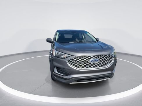 Used 2023 Ford Edge SEL AWD/4WD image 3