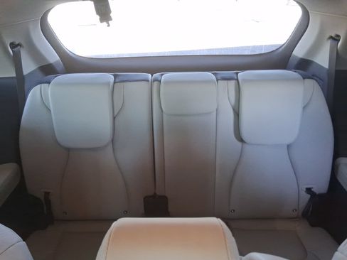 New 2026 Kia Carnival EX FWD image 21