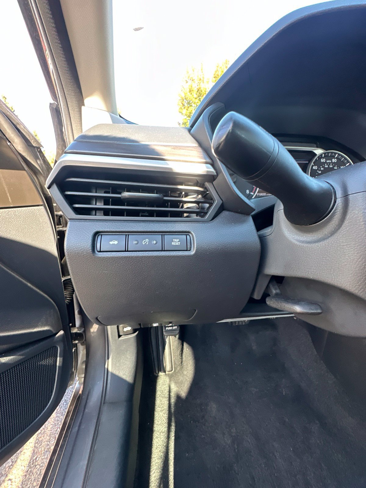 Used 2025 Nissan Altima 2.5 SV FWD image 15