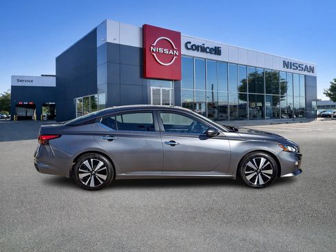 Certified 2022 Nissan Altima 2.5 SV w/ SV Premium Package FWD image 7