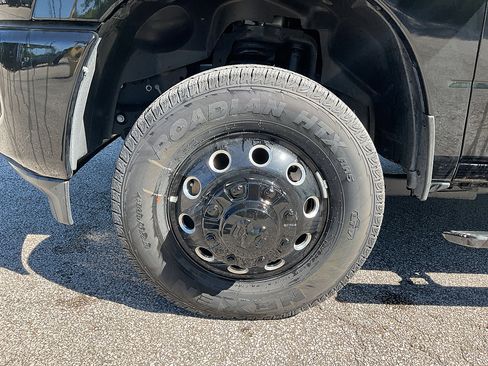 New 2026 RAM 3500 Laramie AWD/4WD image 14