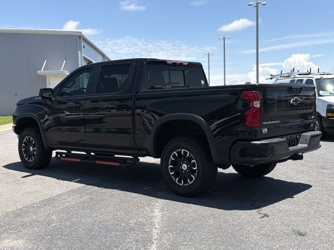 Used 2023 Chevrolet Silverado 1500 ZR2 w/ Technology Package AWD/4WD image 10