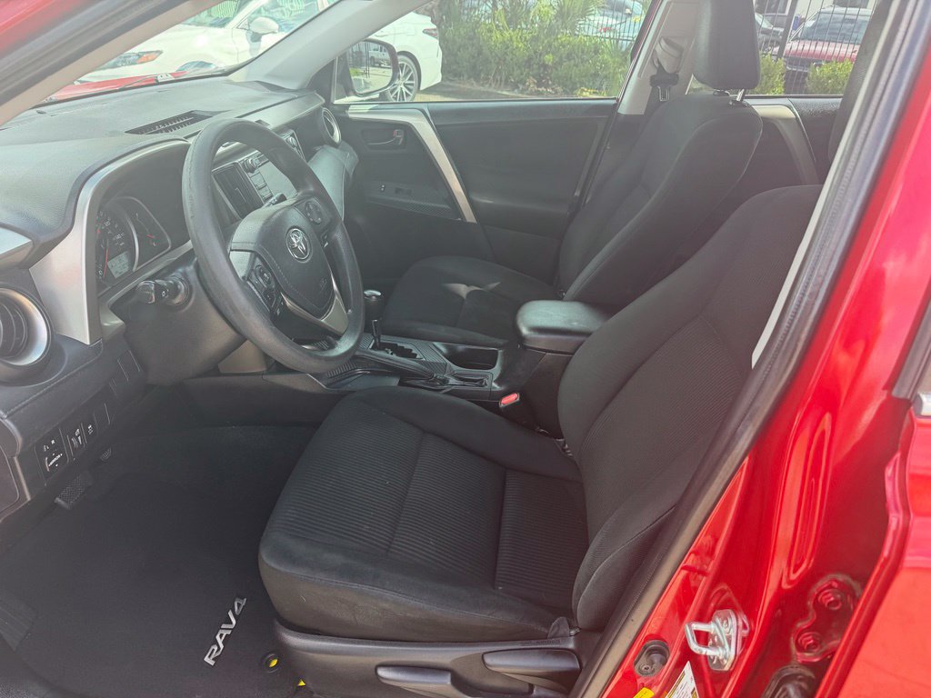 Used 2014 Toyota RAV4 LE FWD image 10
