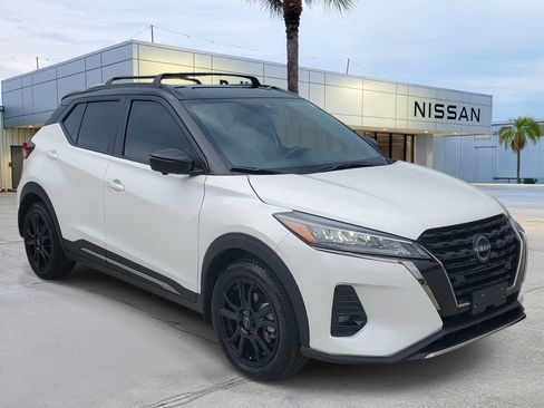 Certified 2024 Nissan Kicks SR w/ SR Premium Package FWD image 8