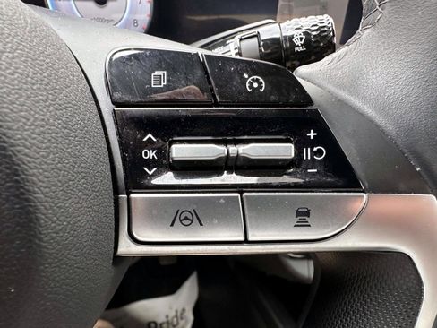 Used 2023 Hyundai Elantra SEL w/ Convenience Package FWD image 16