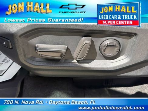 Used 2025 Toyota Sequoia Platinum AWD/4WD image 21