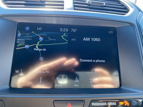 Used 2017 Ford Explorer XLT w/ Equipment Group 202A AWD/4WD image 33
