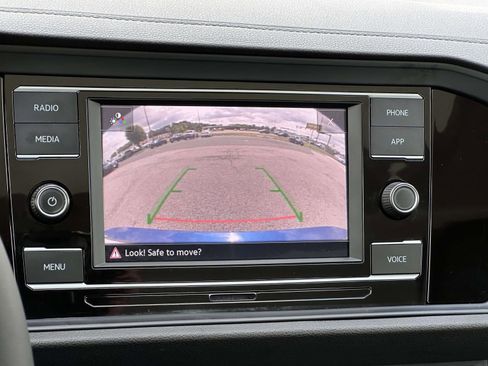 Certified 2023 Volkswagen Jetta SE w/ Panoramic Sunroof Package FWD image 20