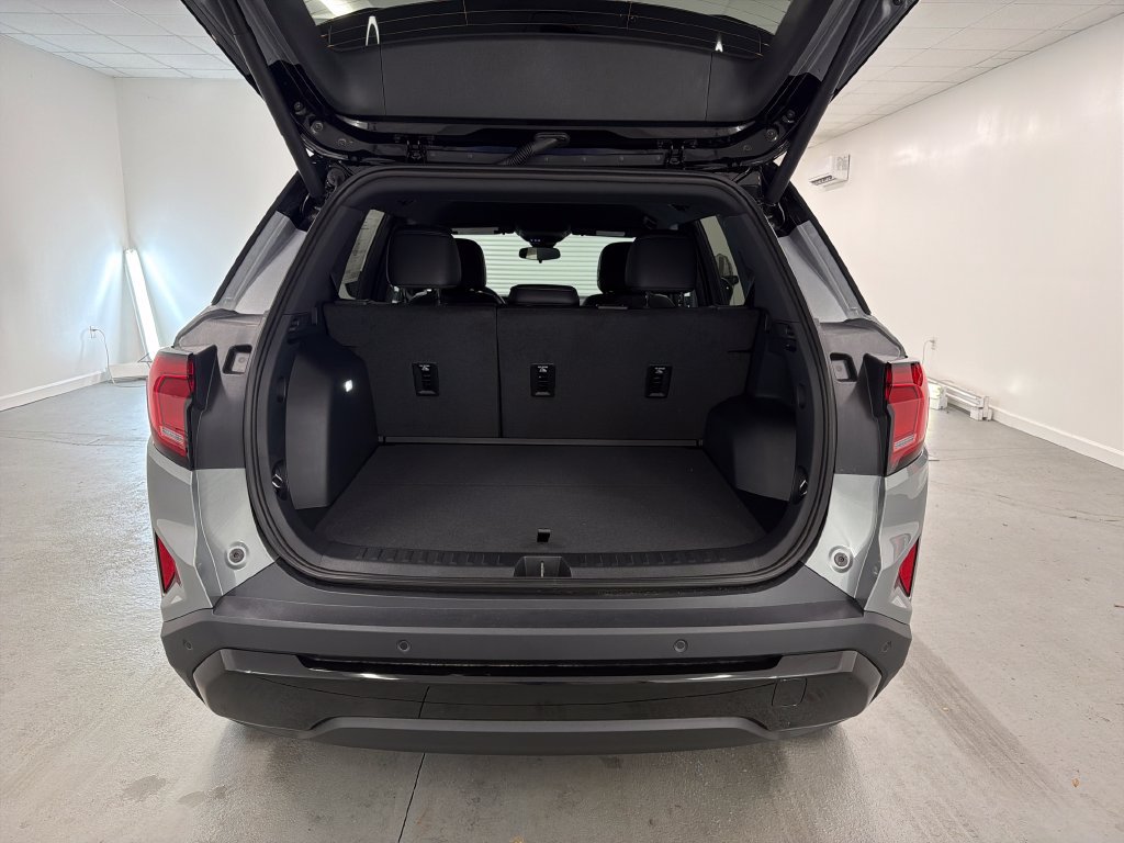 New 2027 GMC Terrain Elevation w/ Elevation Premium Package FWD image 8