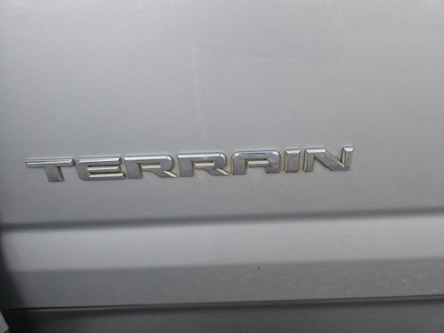 Used 2015 GMC Terrain SLE w/ Safety Package AWD/4WD image 26