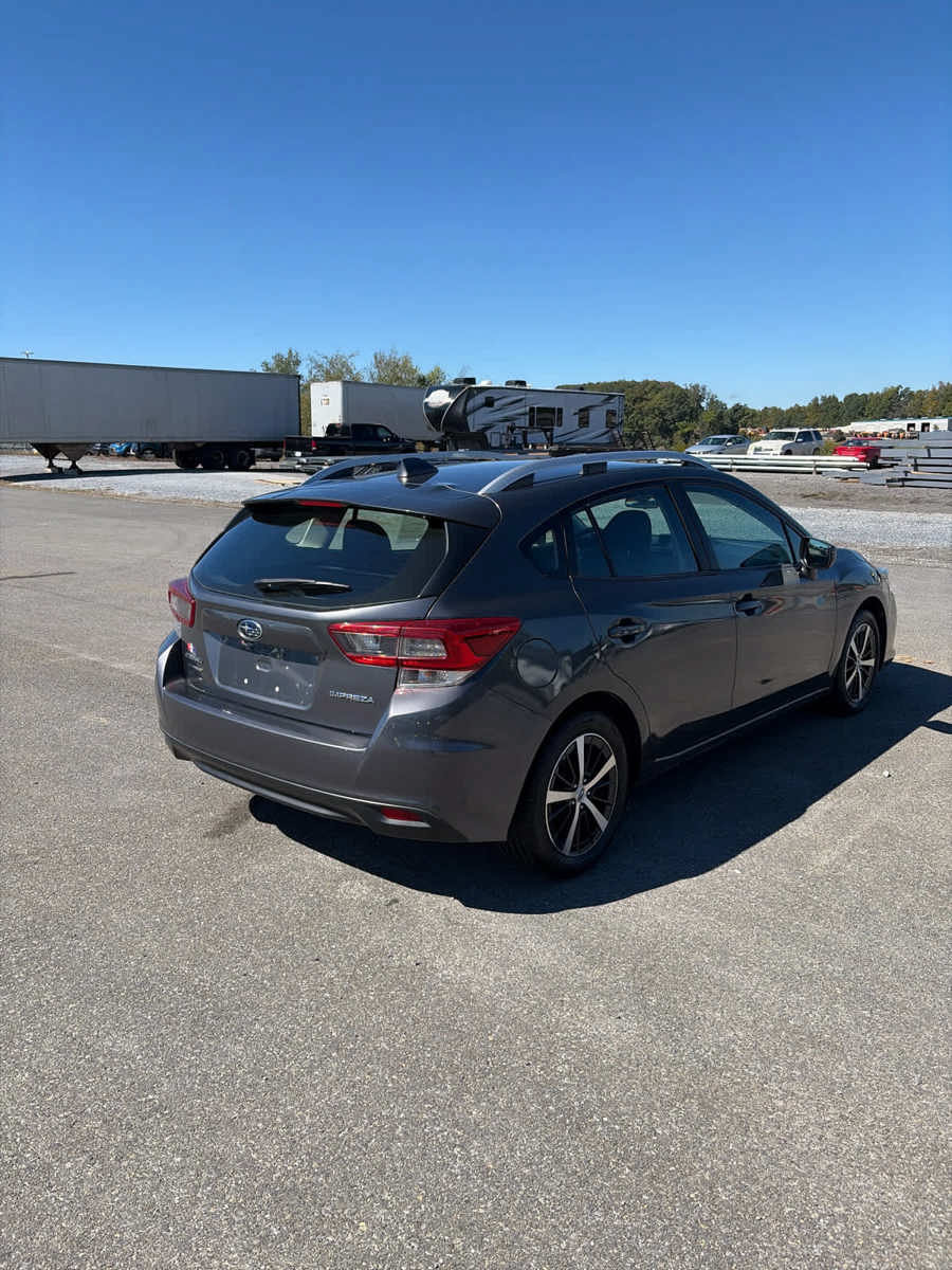 Used 2021 Subaru Impreza 2.0i Premium AWD/4WD image 17
