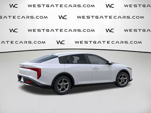 New 2026 Kia K4 LXS image 8