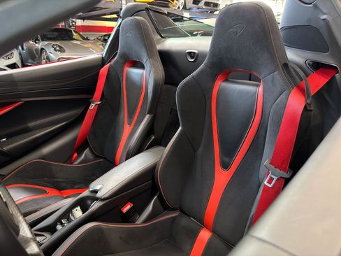 Used 2022 McLaren 720S Spider RWD image 31