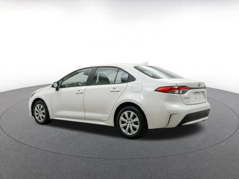 Used 2025 Toyota Corolla LE FWD image 7