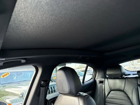 Used 2022 Alfa Romeo Stelvio Veloce image 54