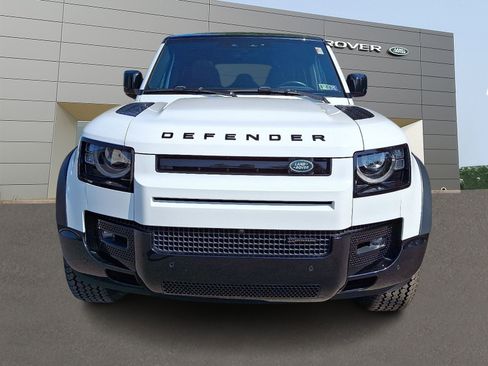 Used 2023 Land Rover Defender 110 X-Dynamic SE image 8