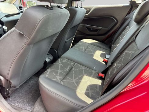 Used 2013 Ford Fiesta SE FWD image 9