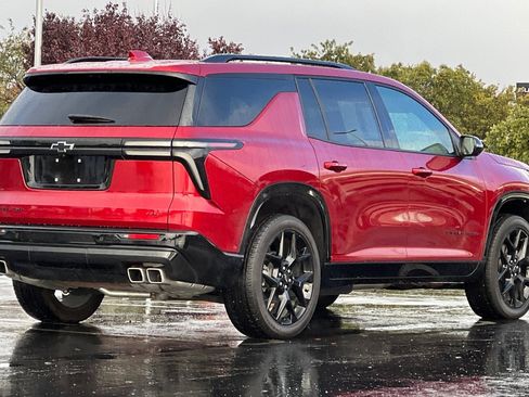 Certified 2024 Chevrolet Traverse RS w/ LPO, Floor Liner Package image 4