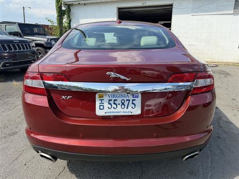 Used 2010 Jaguar XF Premium RWD image 3