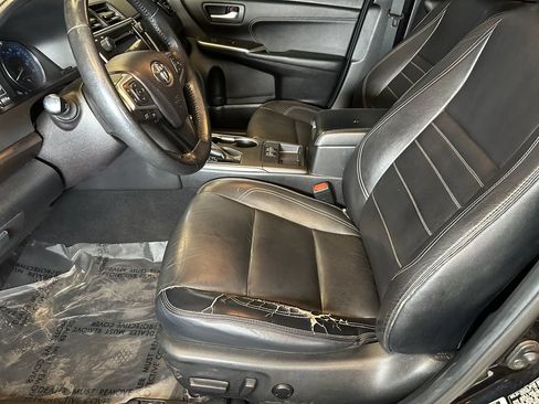Used 2015 Toyota Camry XLE w/ Moonroof Package FWD image 21